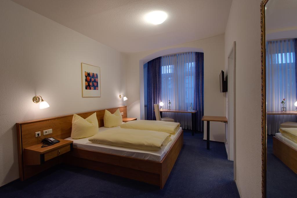 Hotel Gasthof Bären Ochsenfurt Zimmer foto