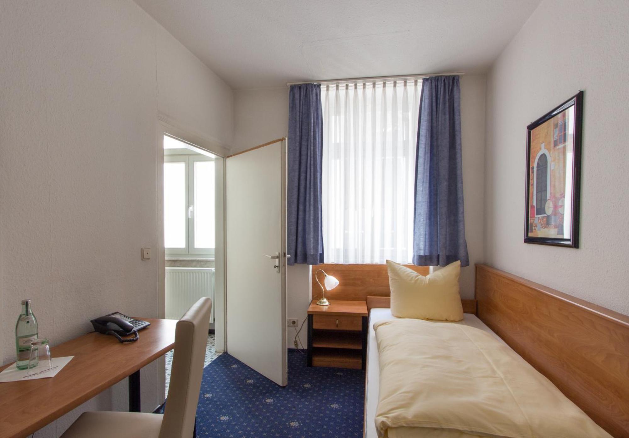 Gasthof Bären Ochsenfurt Zimmer foto